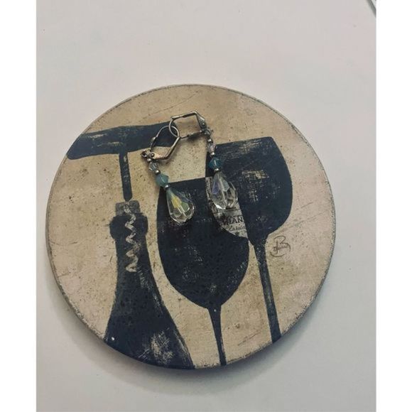 Pretty clear bead DROP EARRINGS - Picture 2 of 4